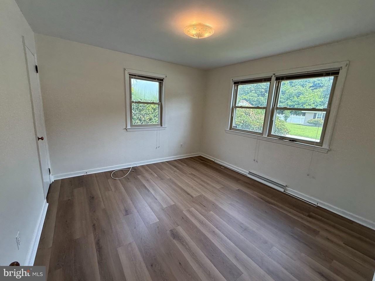 1236 Oak Ln - Photo 6 of 16