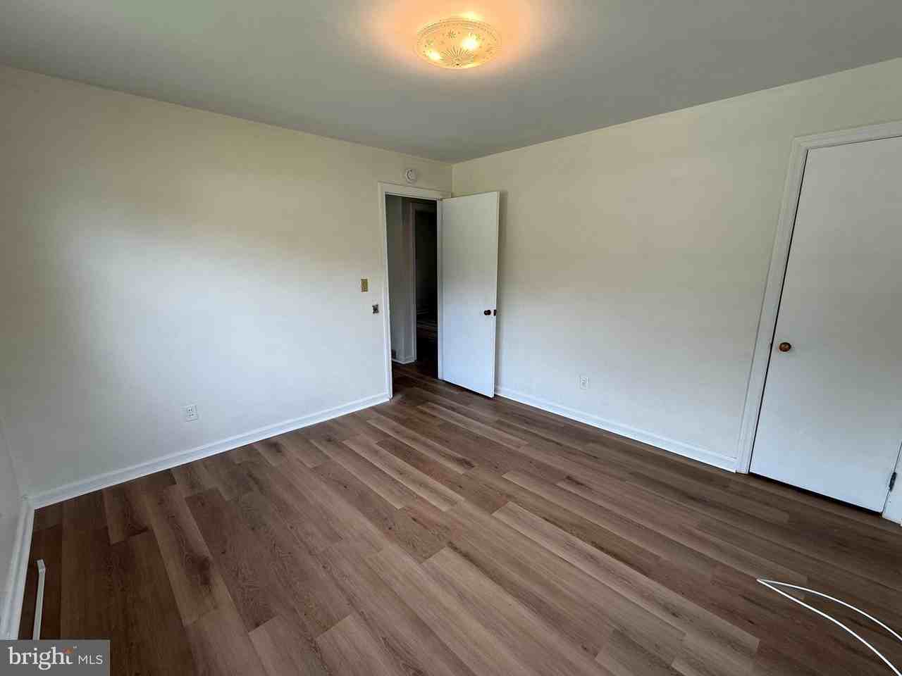 1236 Oak Ln - Photo 7 of 16