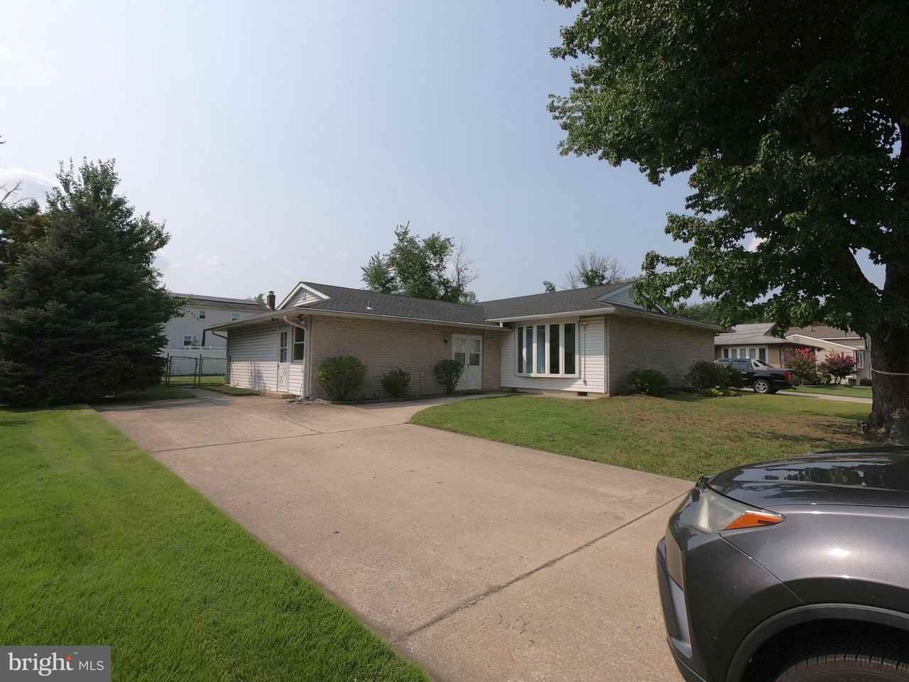 436 Suffolk Dr - Photo 3 of 39