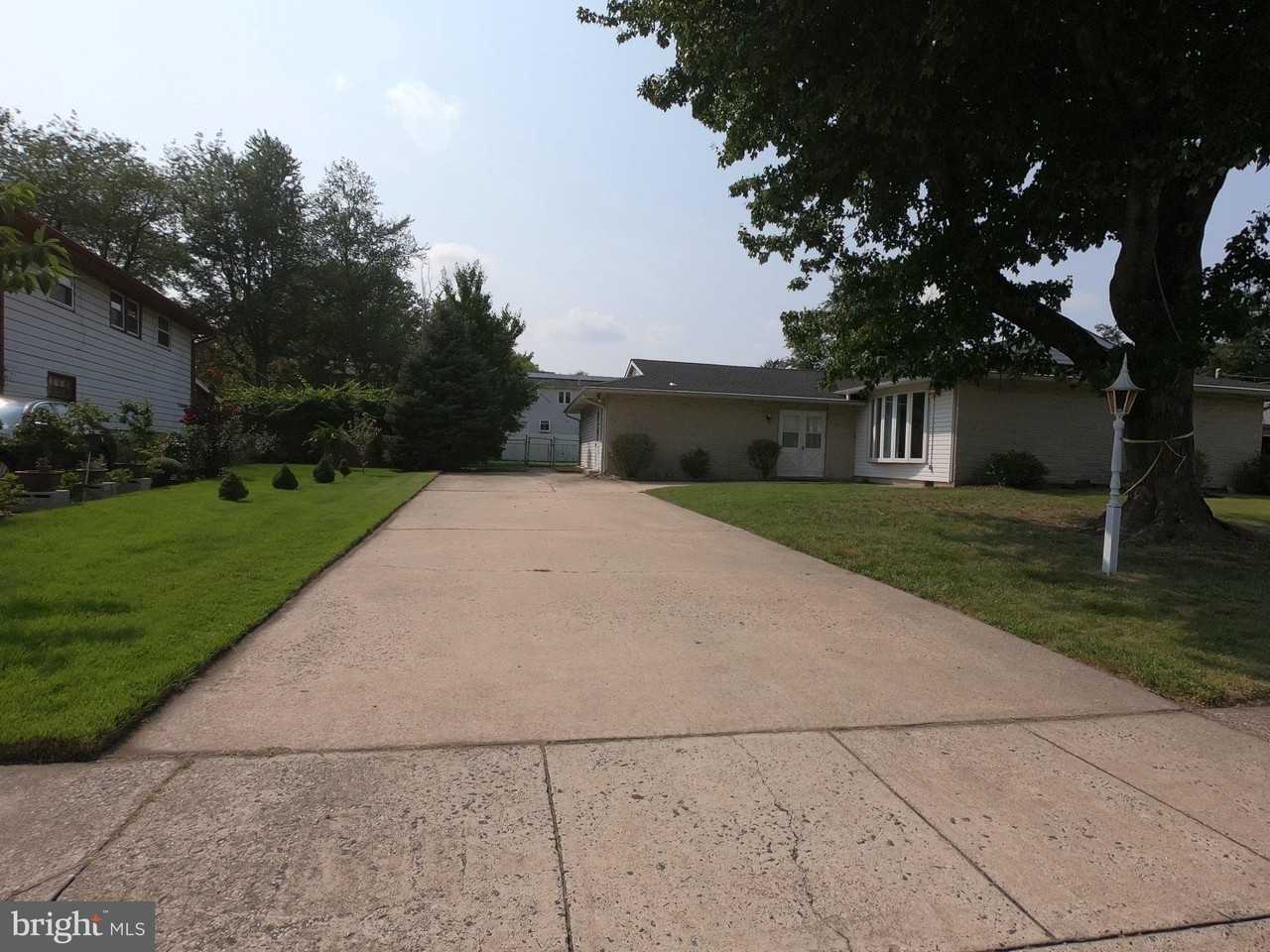 436 Suffolk Dr - Photo 4 of 39