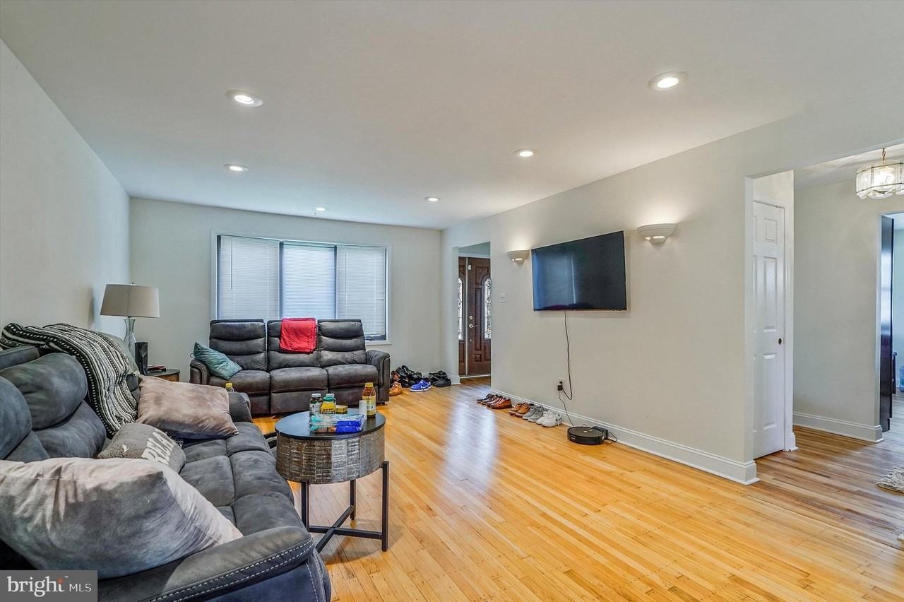 212 E Lafayette Ave - Photo 4 of 28