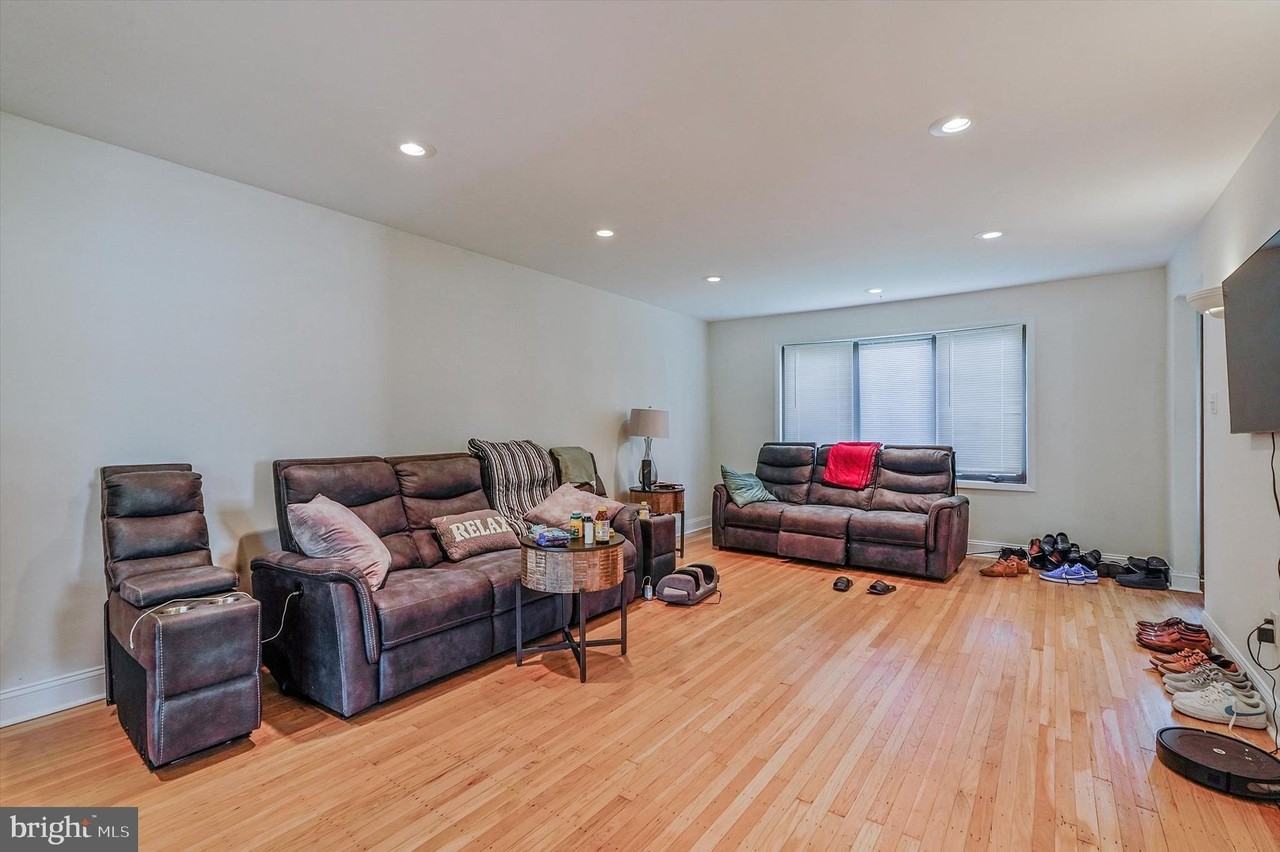 212 E Lafayette Ave - Photo 5 of 28