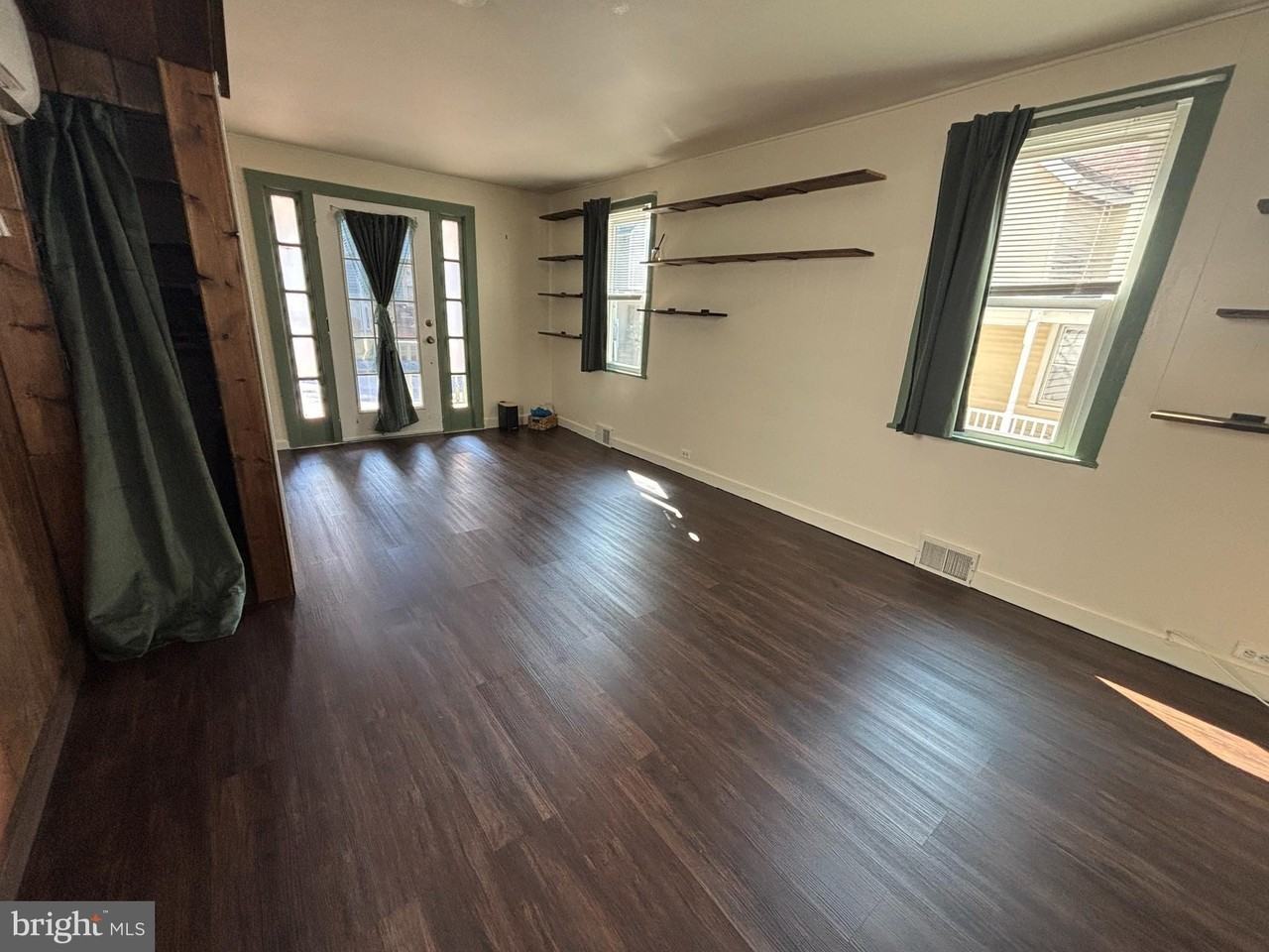 167 West Ave - Photo 5 of 25