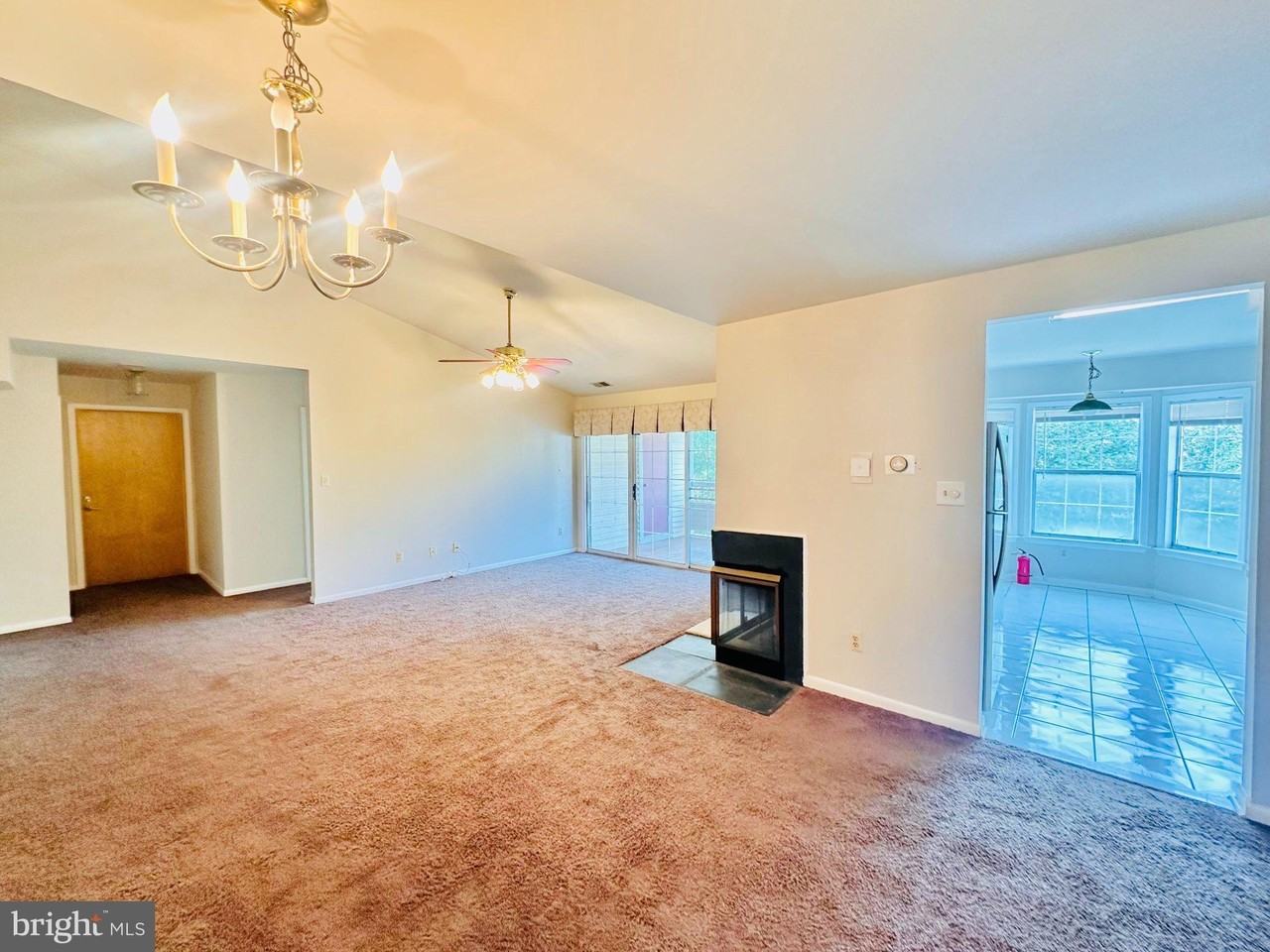 204 Salem Ct #11 - Photo 2 of 8
