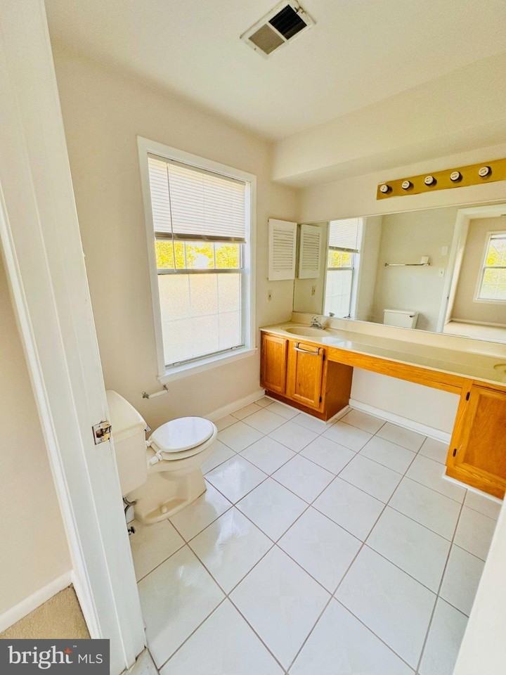 204 Salem Ct #11 - Photo 6 of 8