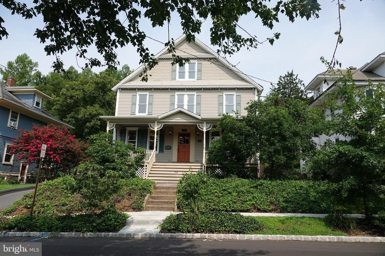 36 Hart Ave - Photo 5 of 50