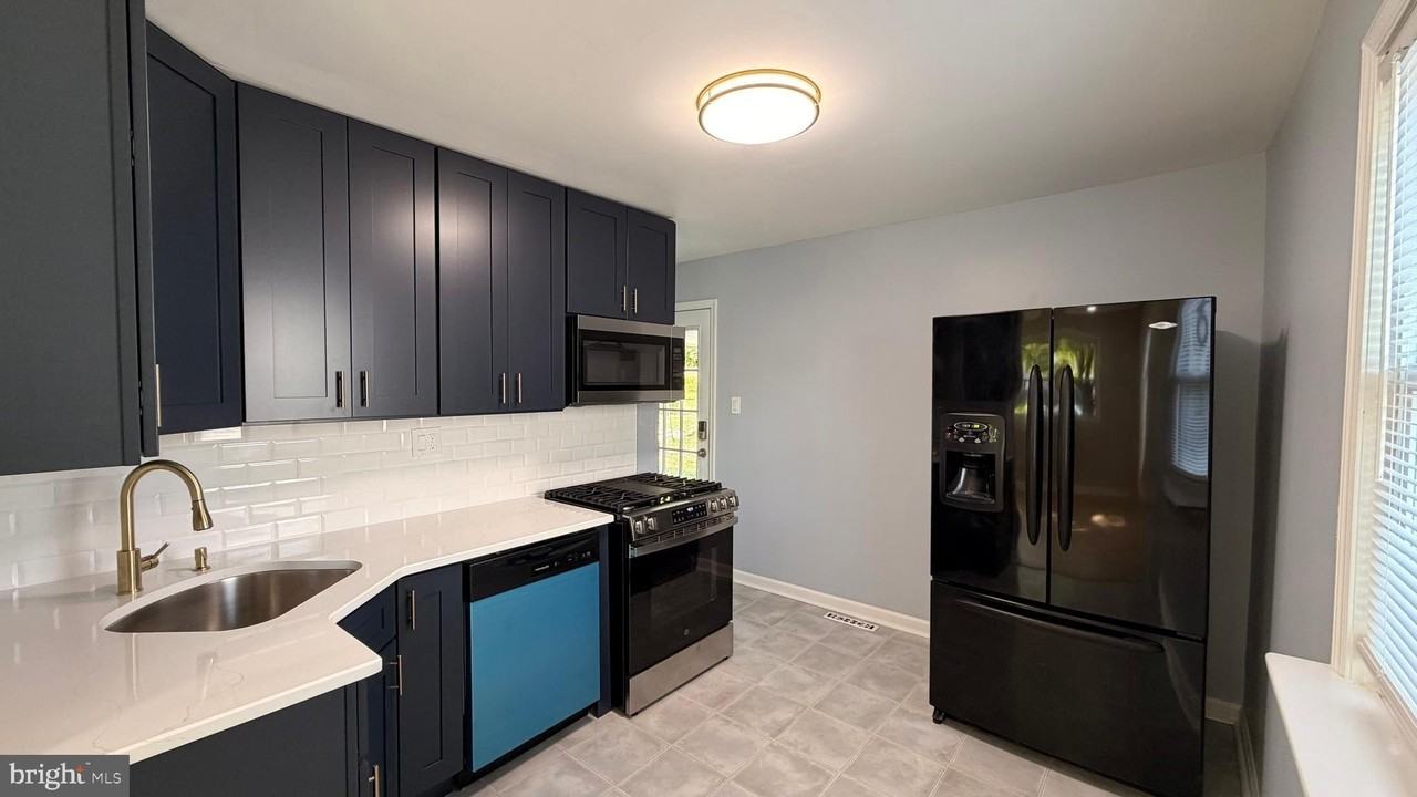 3639 Windsor Dr - Photo 4 of 26