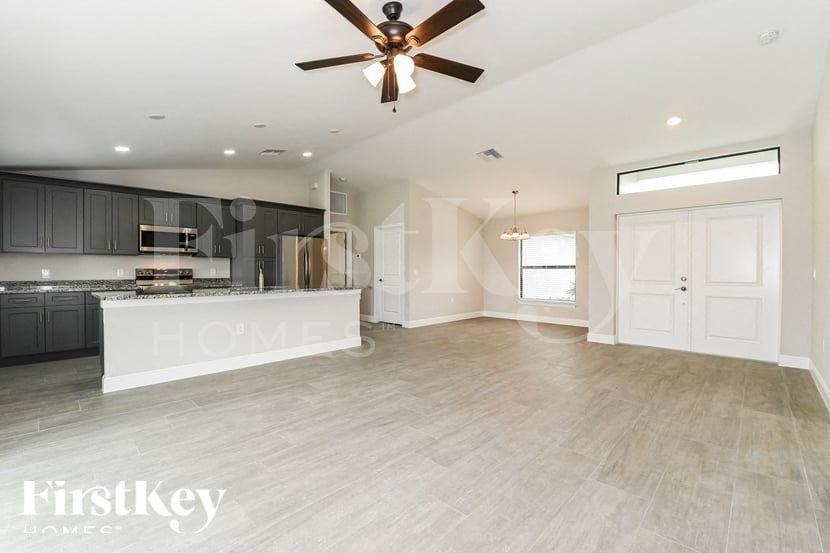 1019 Chapel Ave - Photo 3 of 15