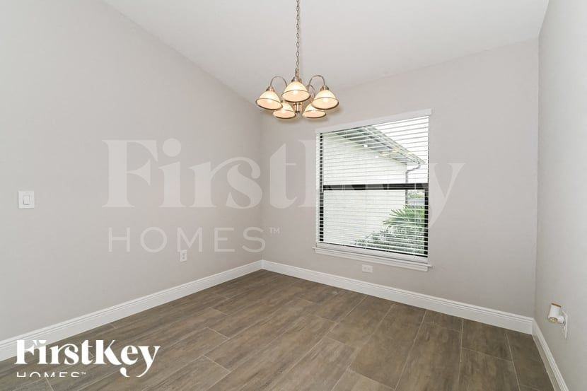 1019 Chapel Ave - Photo 6 of 15
