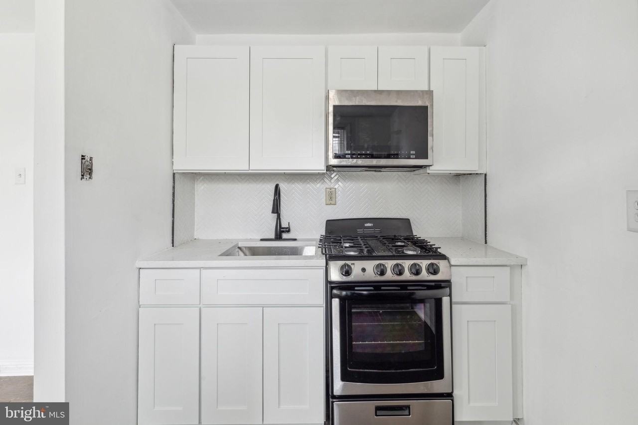 2307 Haverford Rd #C - Photo 4 of 14