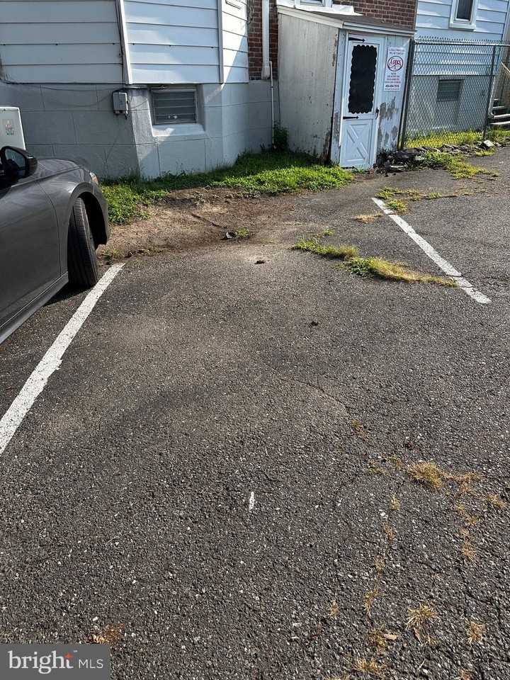 206 Saude Ave - Photo 2 of 13