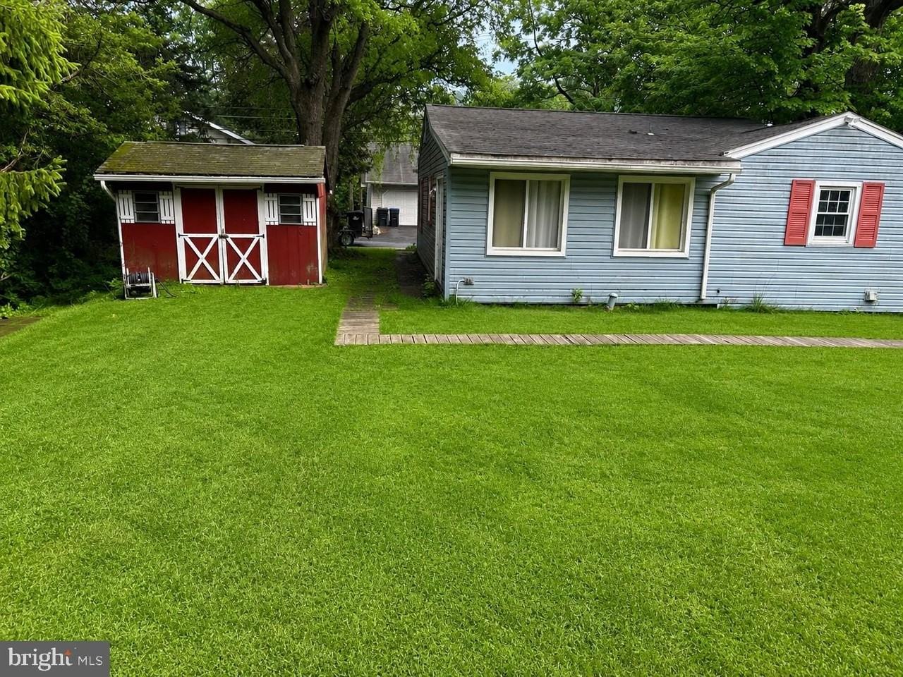 1705 Illingsworth St - Photo 3 of 13