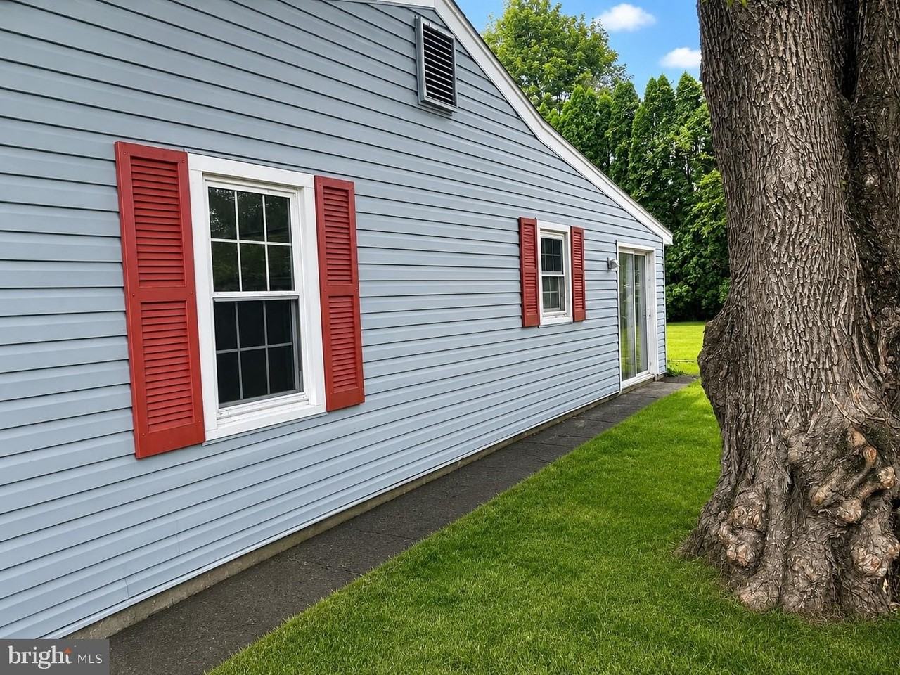 1705 Illingsworth St - Photo 5 of 13