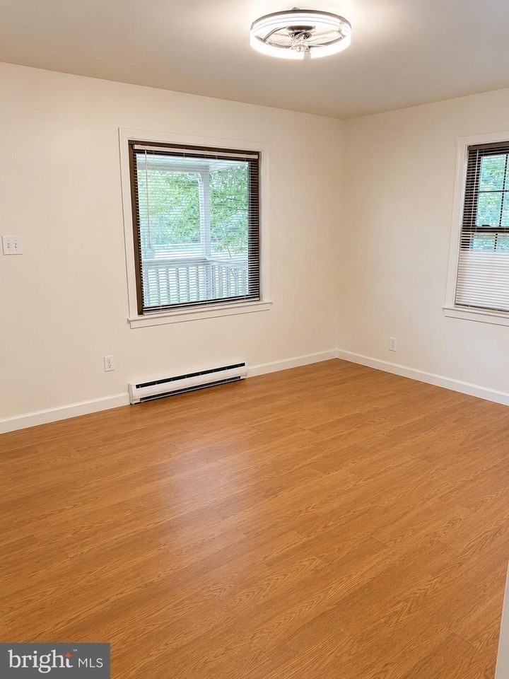 1705 Illingsworth St - Photo 6 of 13
