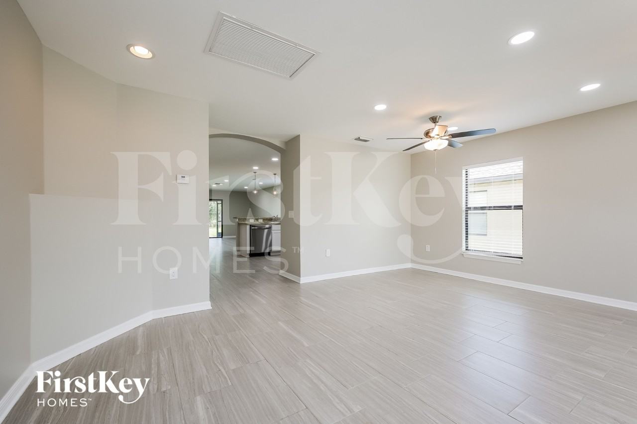 354 Shadow Lakes Dr - Photo 2 of 15