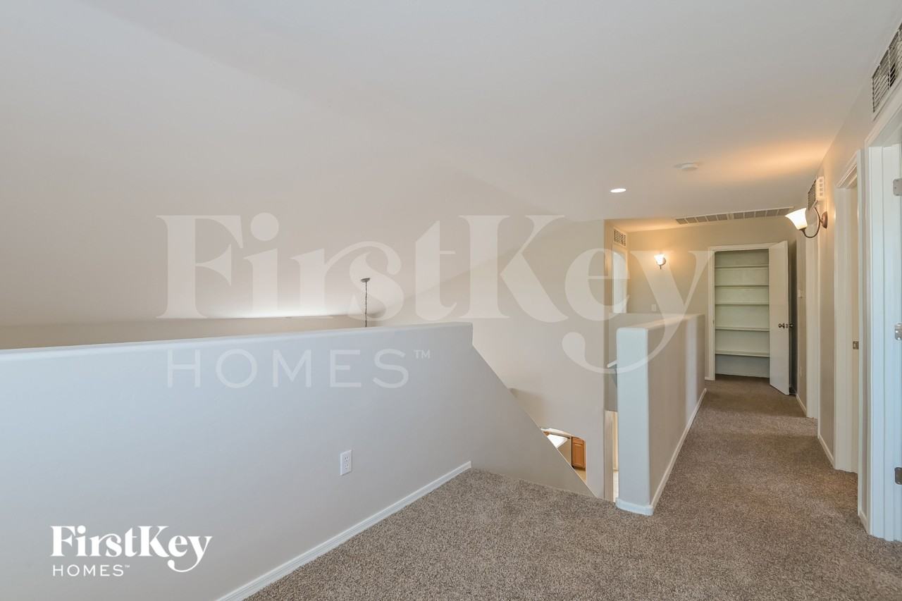 10616 S Lucius Dr - Photo 6 of 15