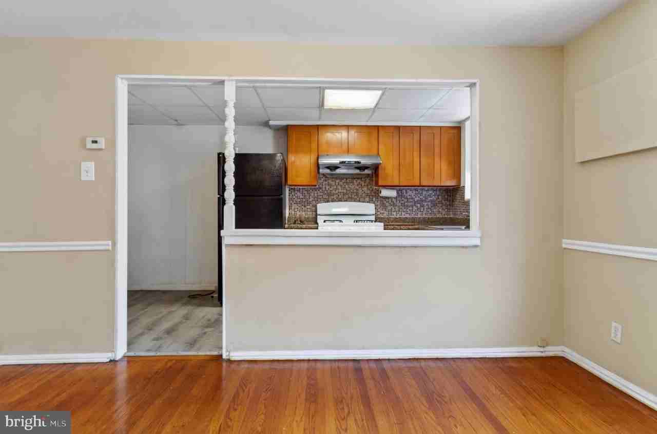 620 E Carver St - Photo 6 of 17