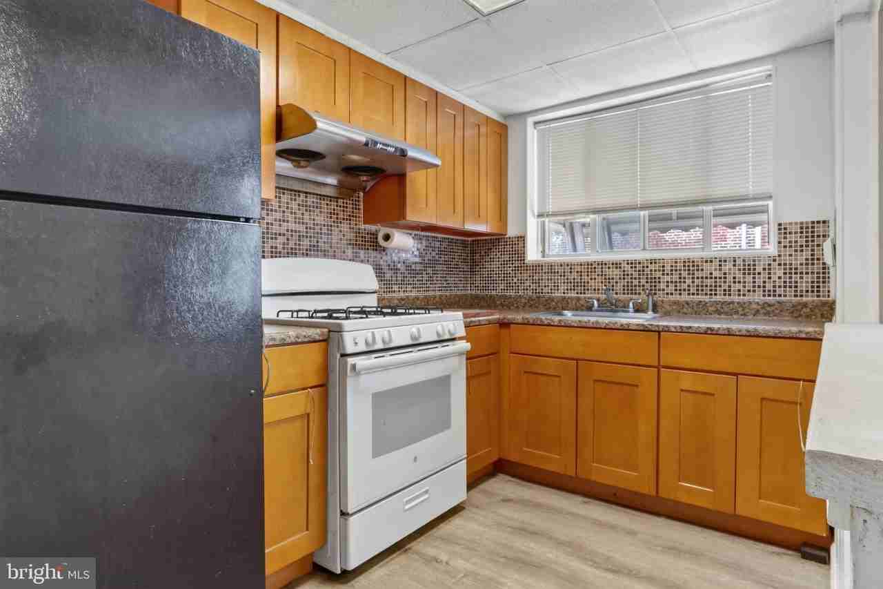 620 E Carver St - Photo 7 of 17