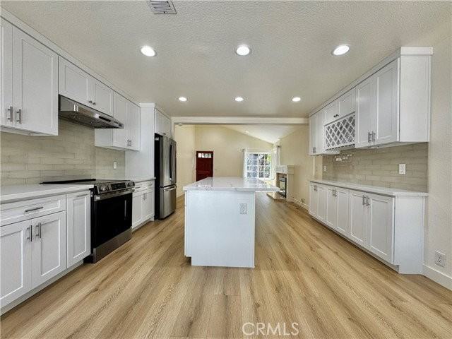 14611 Countrywood Ln - Photo 3 of 8