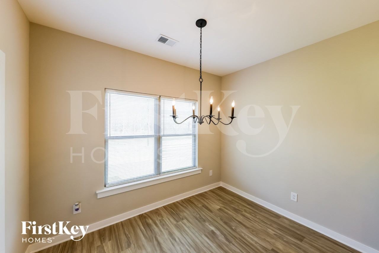 254 Lakewood Ln - Photo 5 of 15