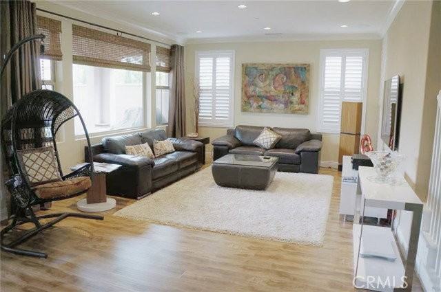 78 Somerton - Photo 2 of 8