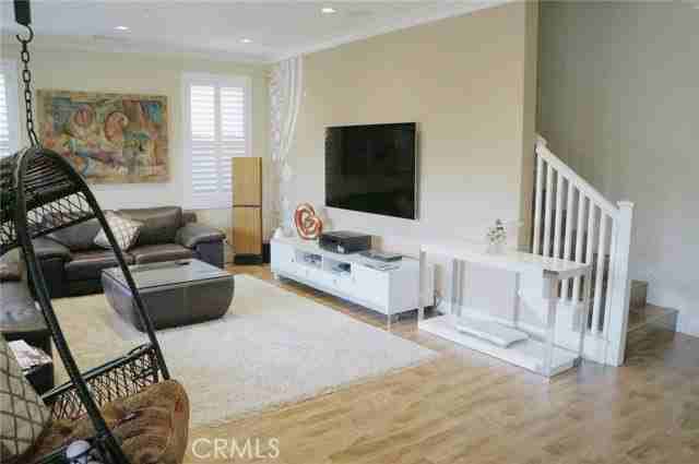 78 Somerton - Photo 3 of 8