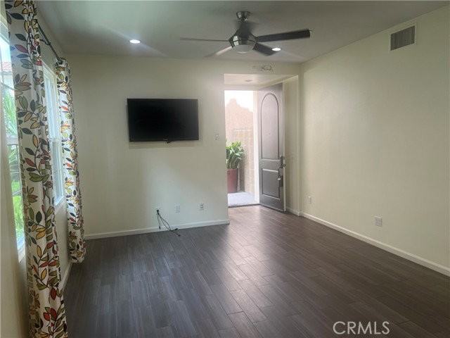 120 Strawberry Grv - Photo 3 of 8