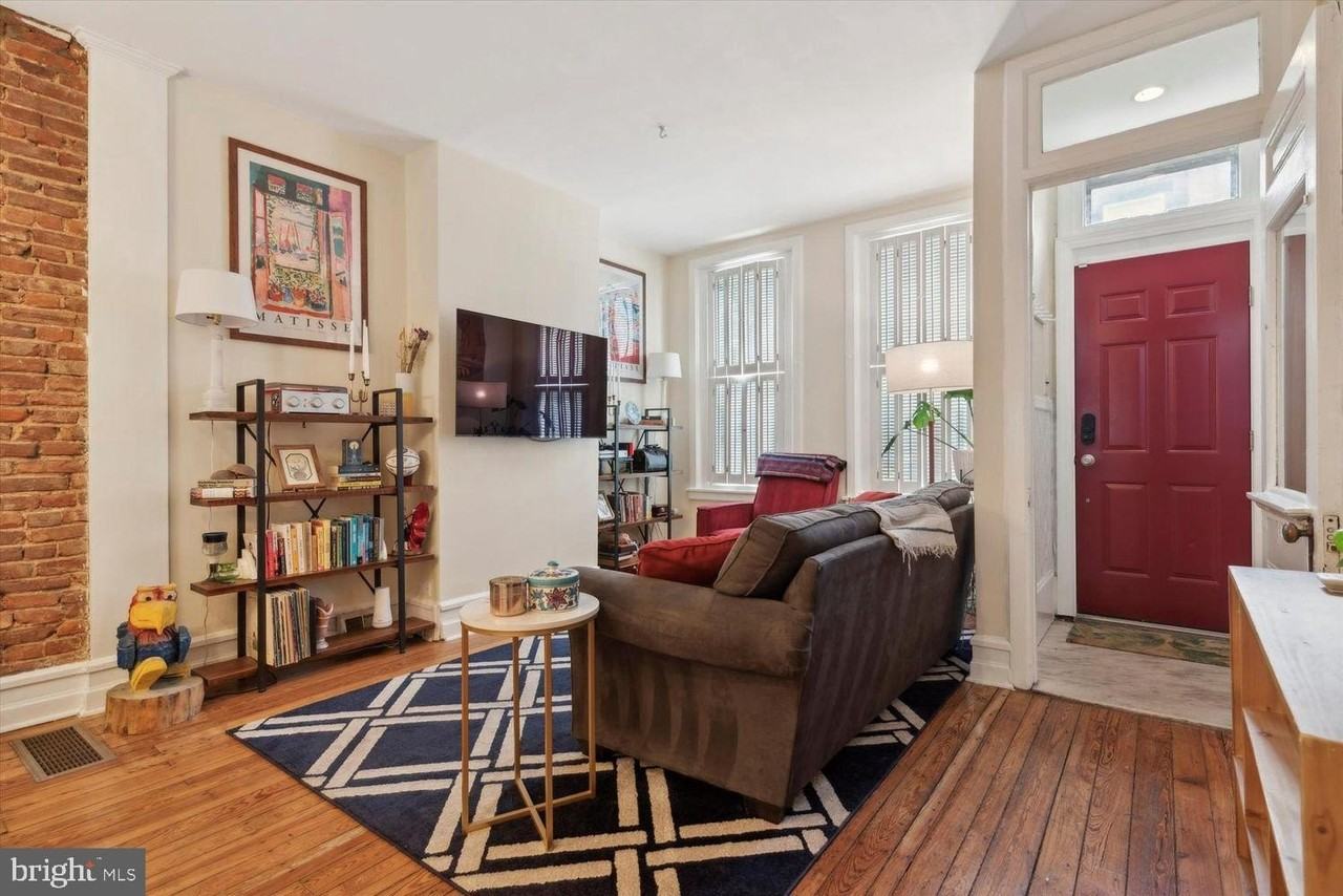 889 N Bucknell St - Photo 4 of 24