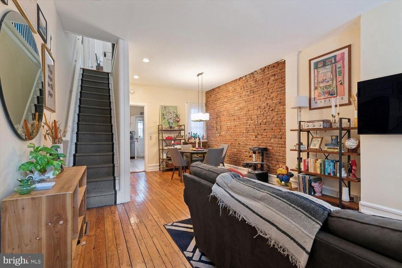 889 N Bucknell St - Photo 7 of 24