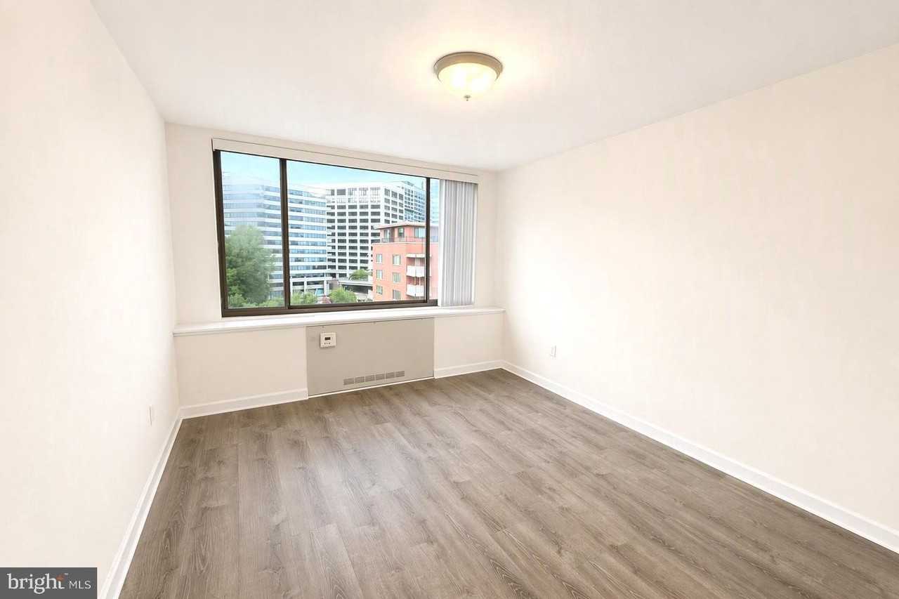 1111 Arlington Blvd #928 - Photo 5 of 20