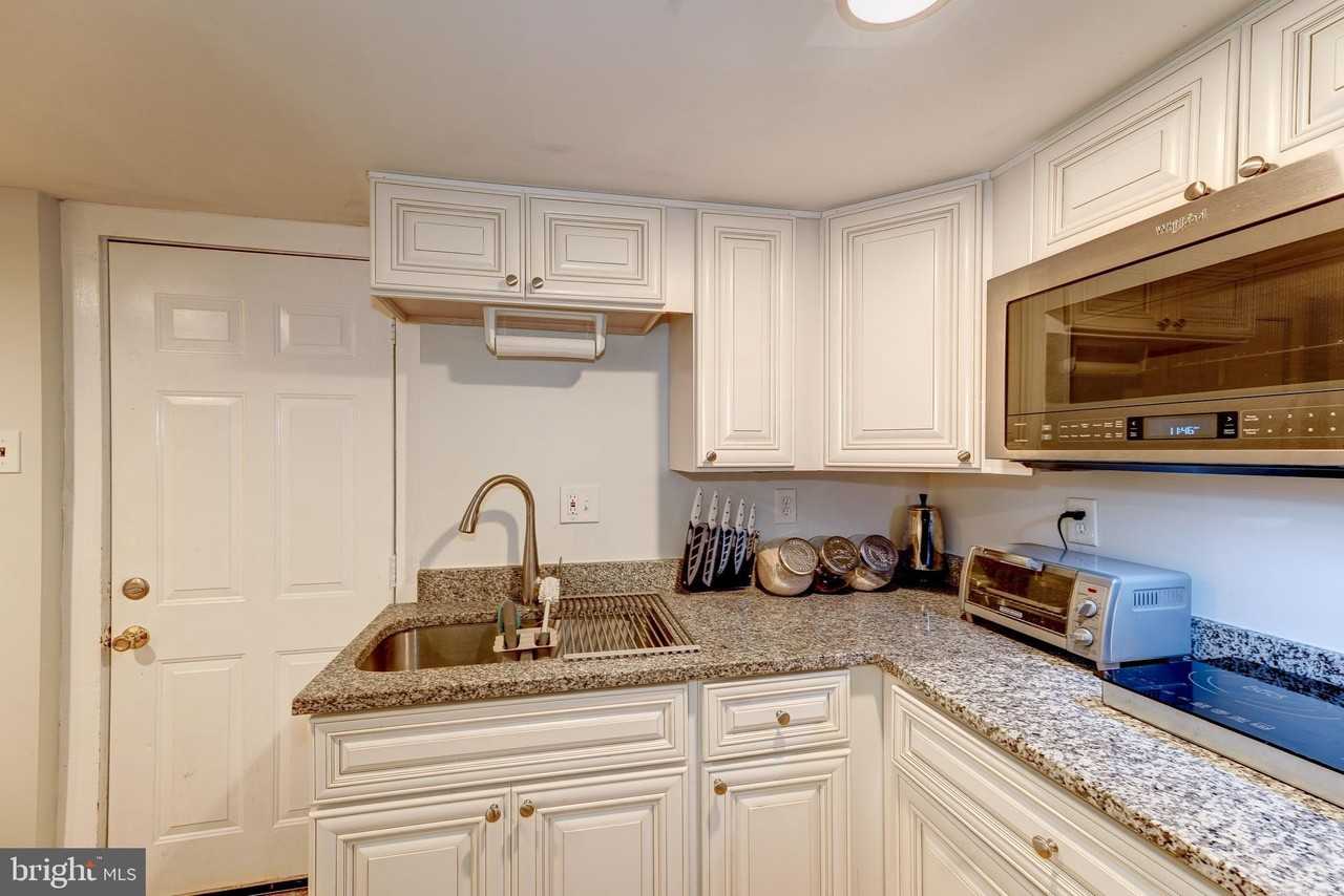 4901 7th St N #B - Photo 2 of 23