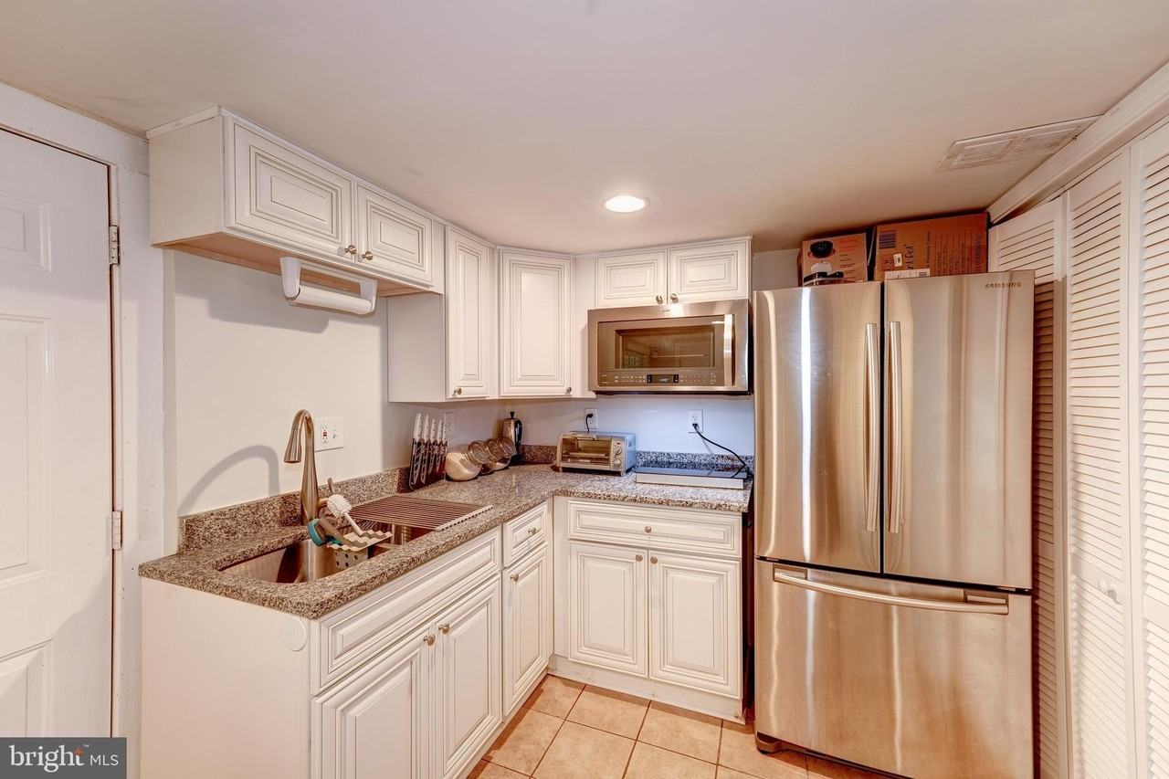 4901 7th St N #B - Photo 3 of 23