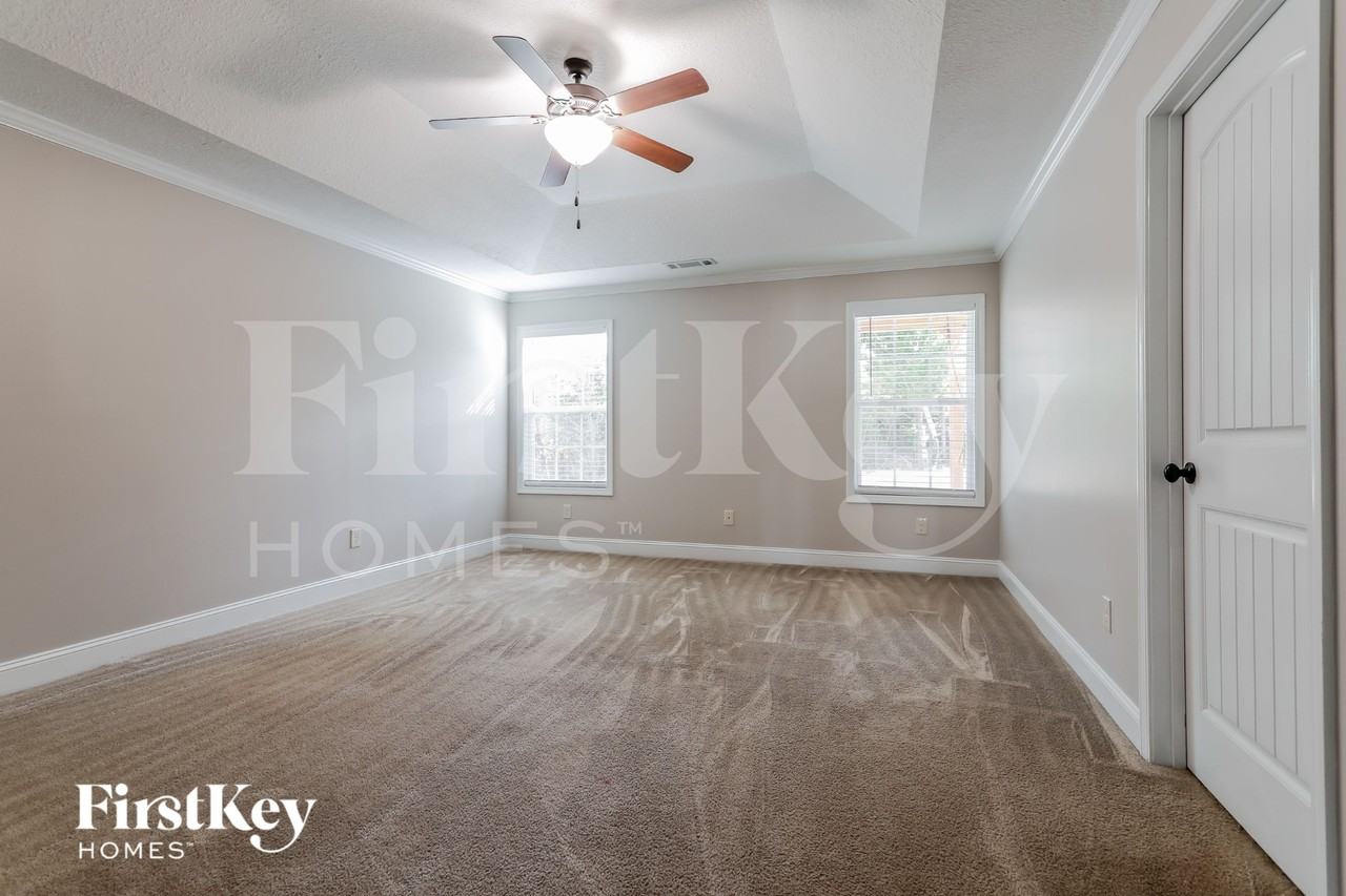 114 Colonial Ct - Photo 6 of 15