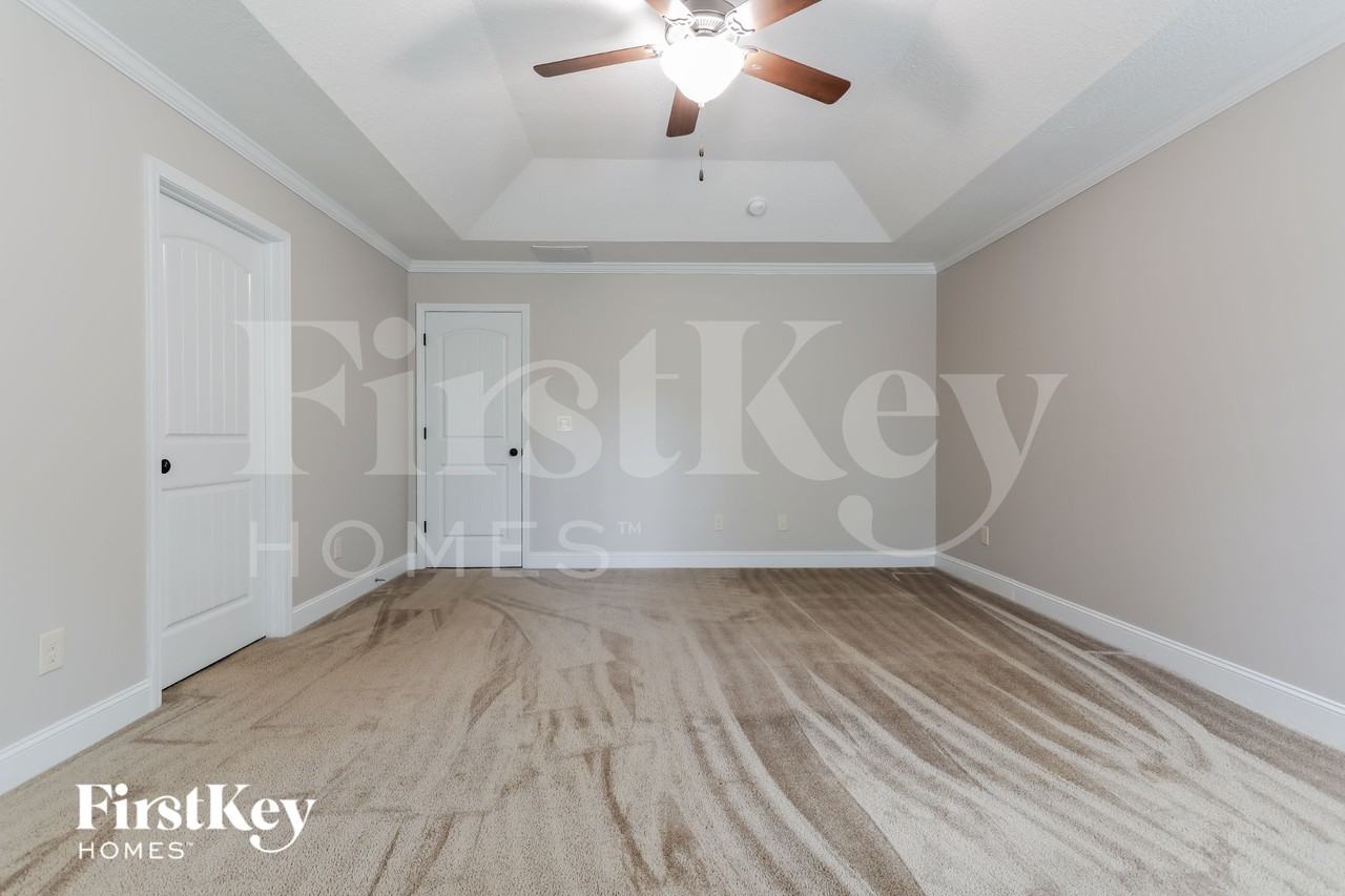 114 Colonial Ct - Photo 7 of 15