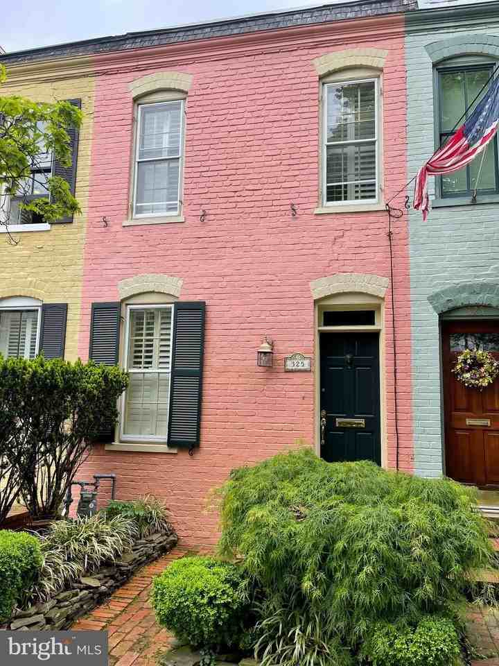 325 N Royal St - Photo 3 of 28