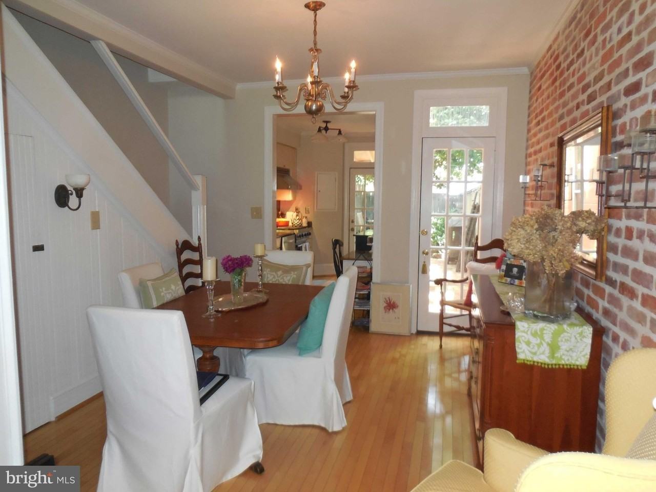 325 N Royal St - Photo 7 of 28