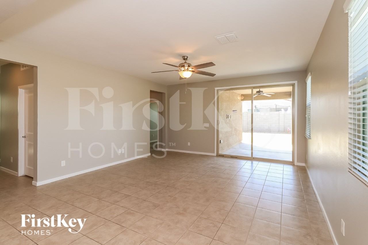 4052 S 101st Ln - Photo 2 of 15