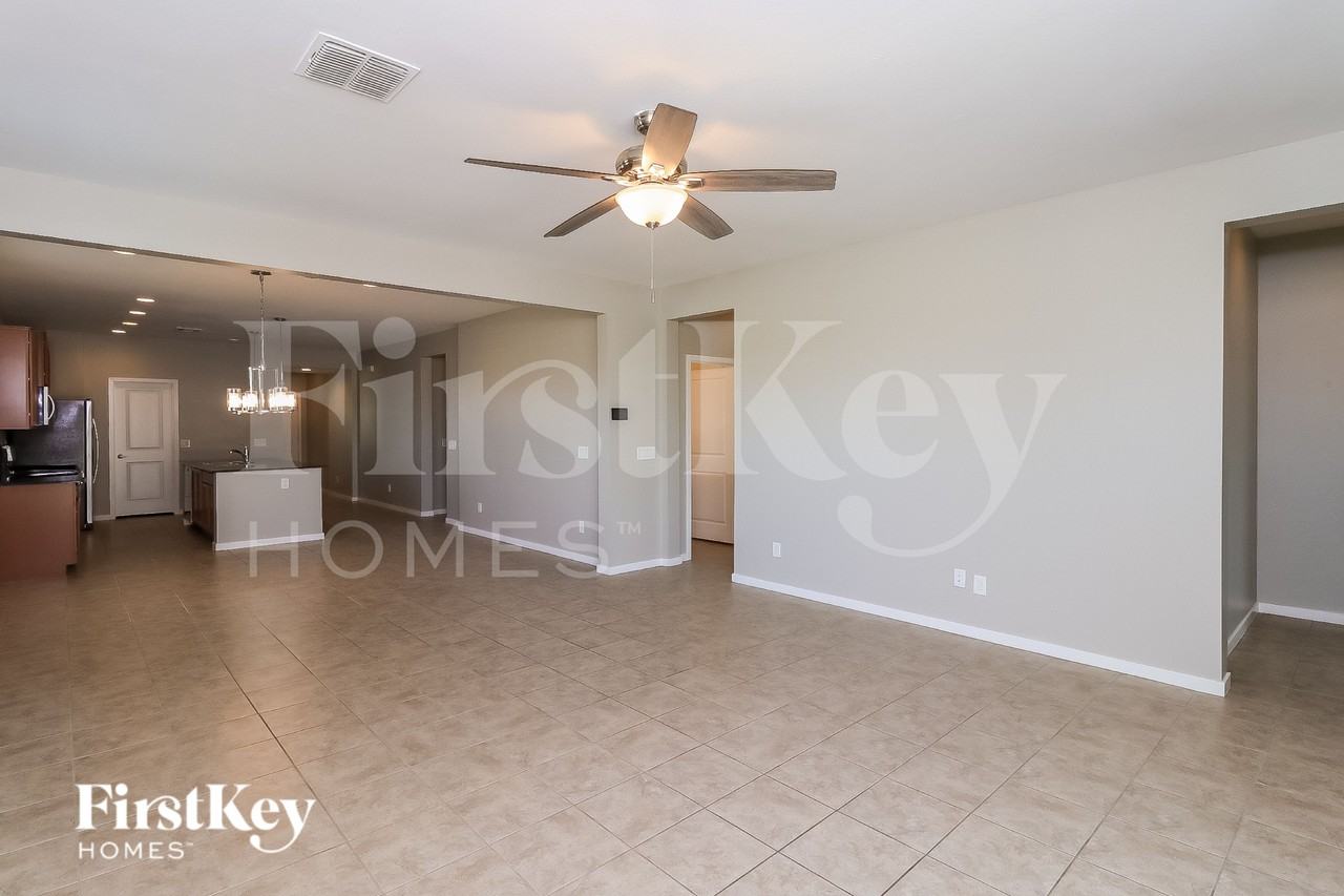 4052 S 101st Ln - Photo 3 of 15