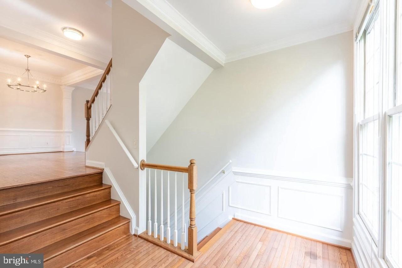 9588 Lagersfield Cir - Photo 5 of 43