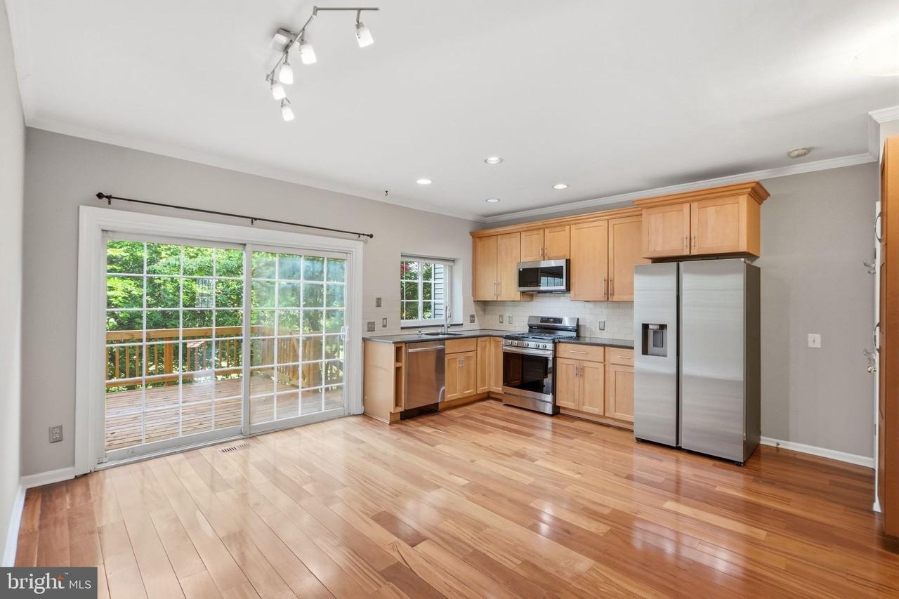 12109 Wedgeway Ct - Photo 2 of 43