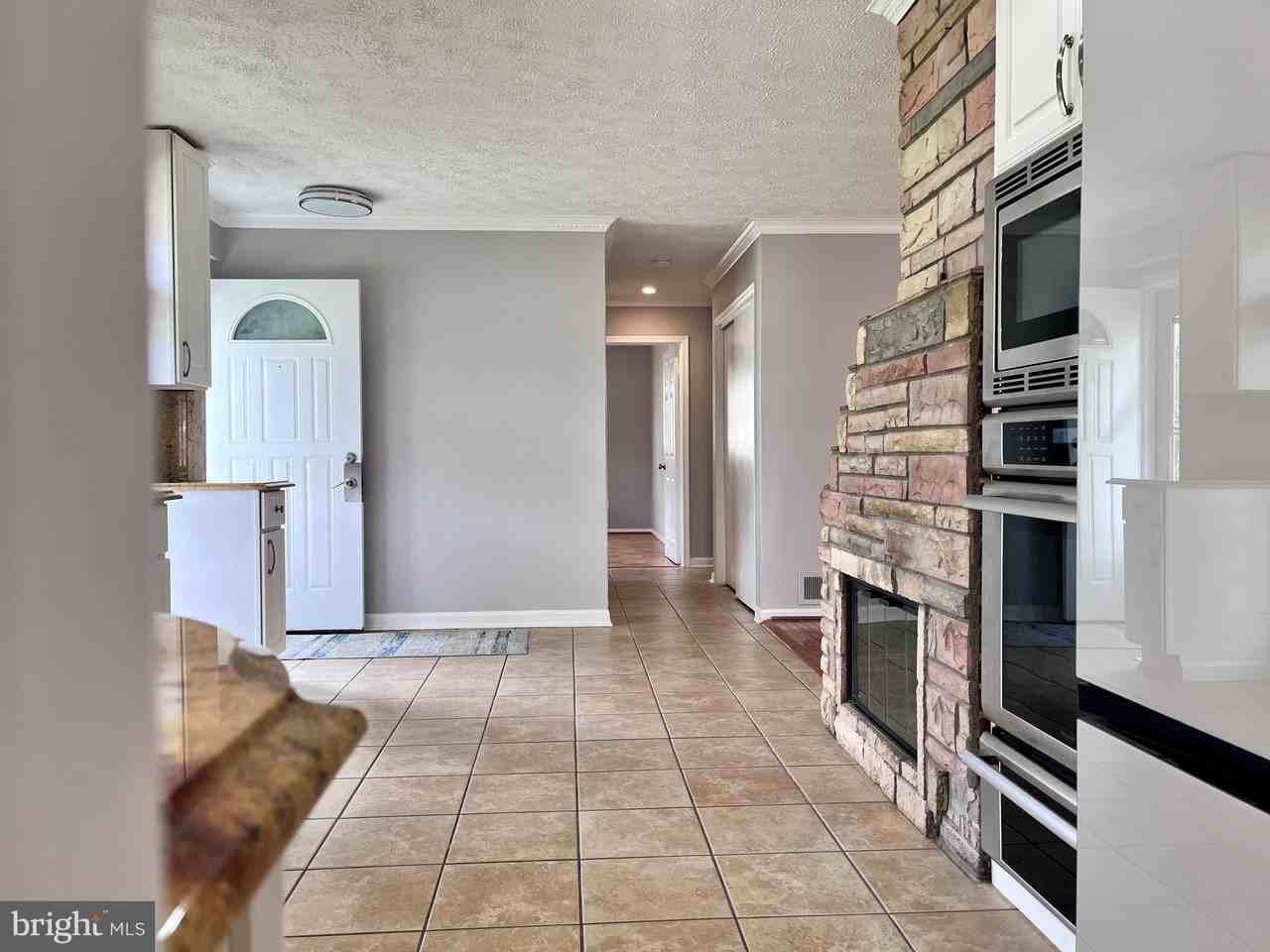 5350 Ravensworth Rd - Photo 4 of 50