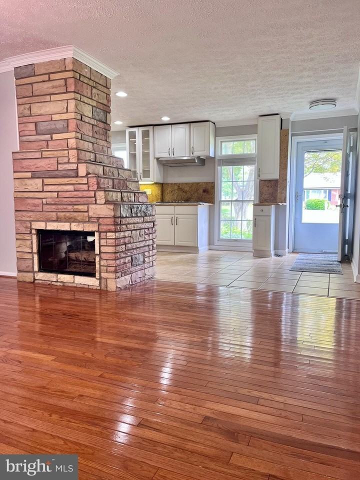 5350 Ravensworth Rd - Photo 6 of 50