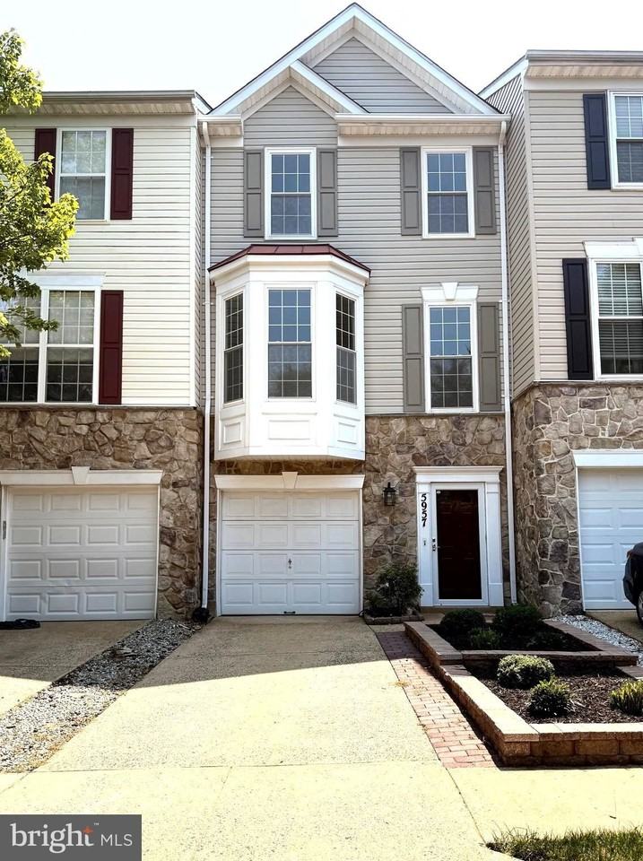 5957 Earlston Ct - Photo 2 of 18