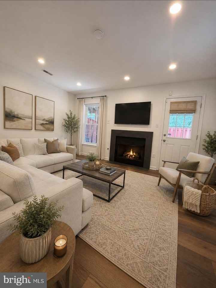 5957 Earlston Ct - Photo 3 of 18