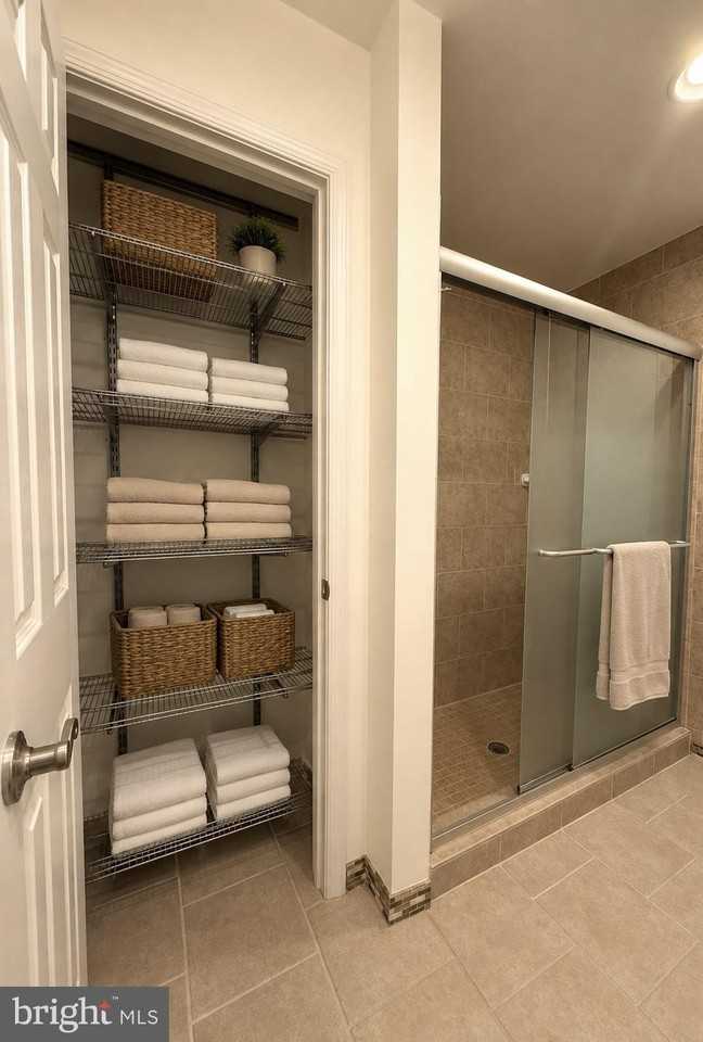 5957 Earlston Ct - Photo 5 of 18