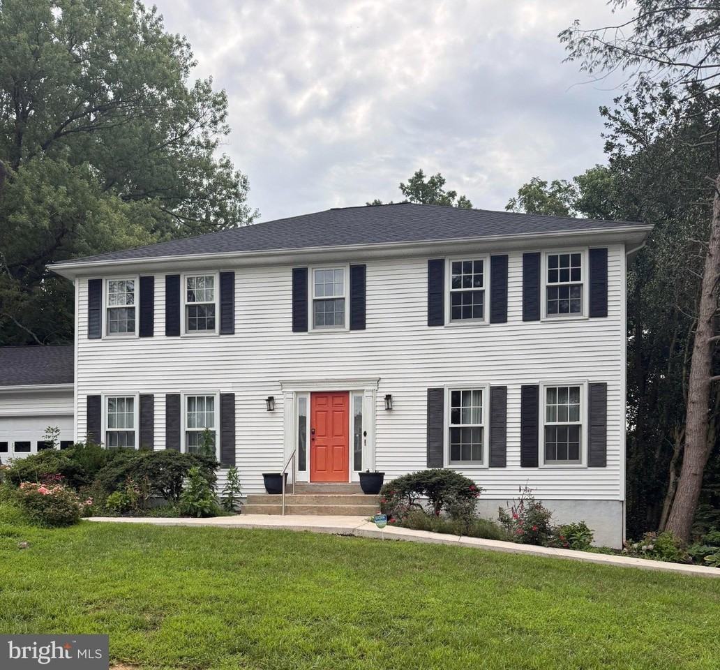 6817 Jeremiah Ct - Photo 2 of 48