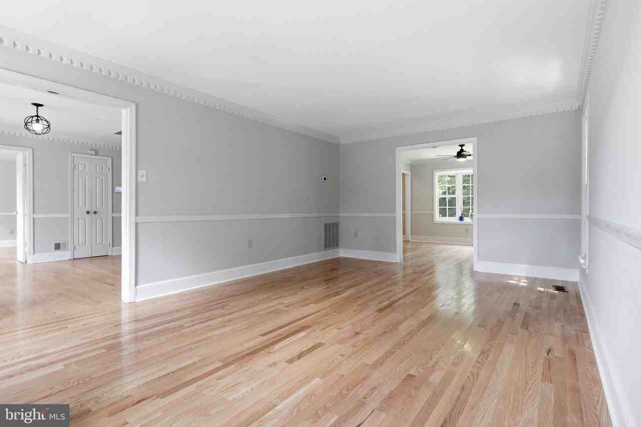 6817 Jeremiah Ct - Photo 6 of 48