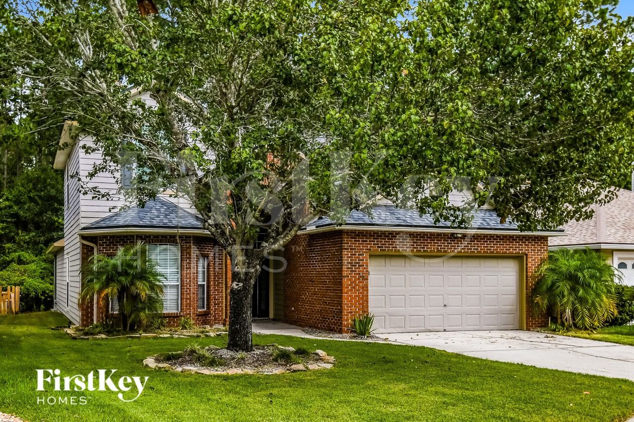 2132 Pebble Creek Ln - Photo 2 of 15