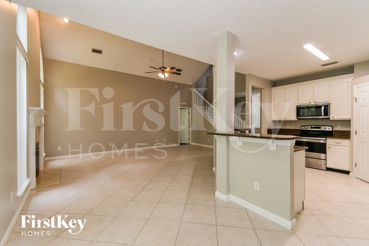 2132 Pebble Creek Ln - Photo 5 of 15