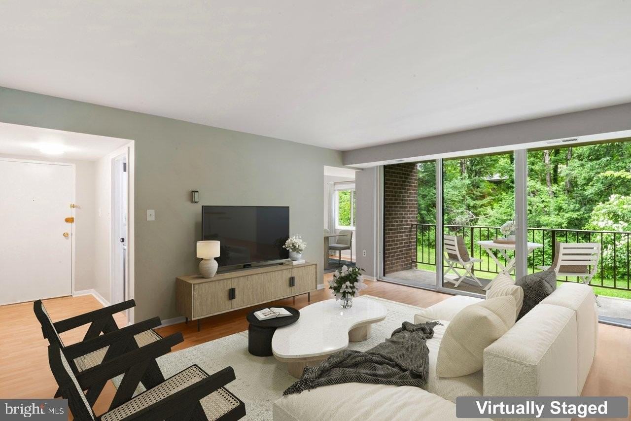 1422 Northgate Sq #12B - Photo 2 of 50